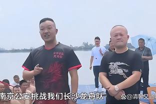 霍勒迪：布朗整个赛季都是一阵级别表现 他能拿东决MVP也很棒